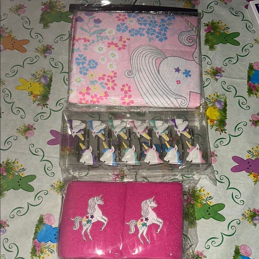 - Unicorn shower set